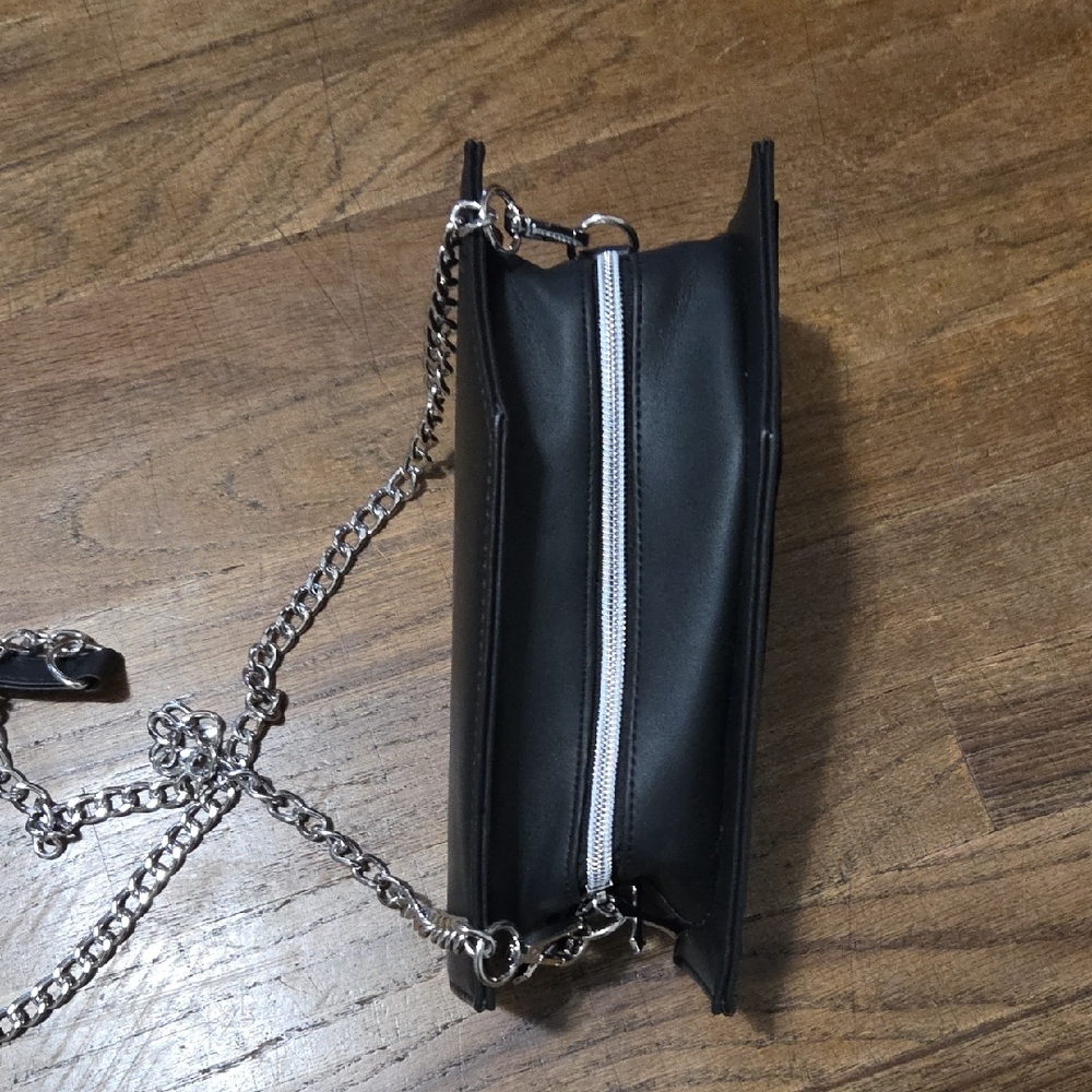 Black Coffin Cross Velvet Chain Shoulder Bag - Picture 3 of 14